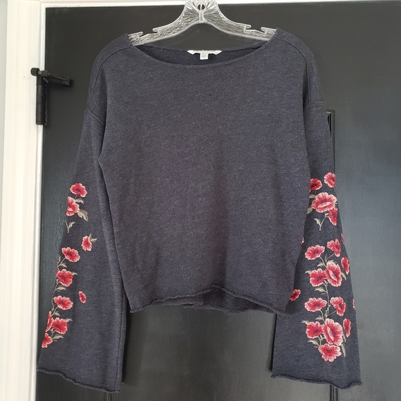 American Eagle Outfitters Tops - American Eagle Sweatshirt